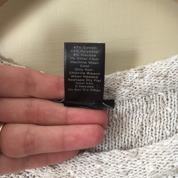 Ann Taylor Short Sleeve Woven Shirt Large - Picture 3 of 3